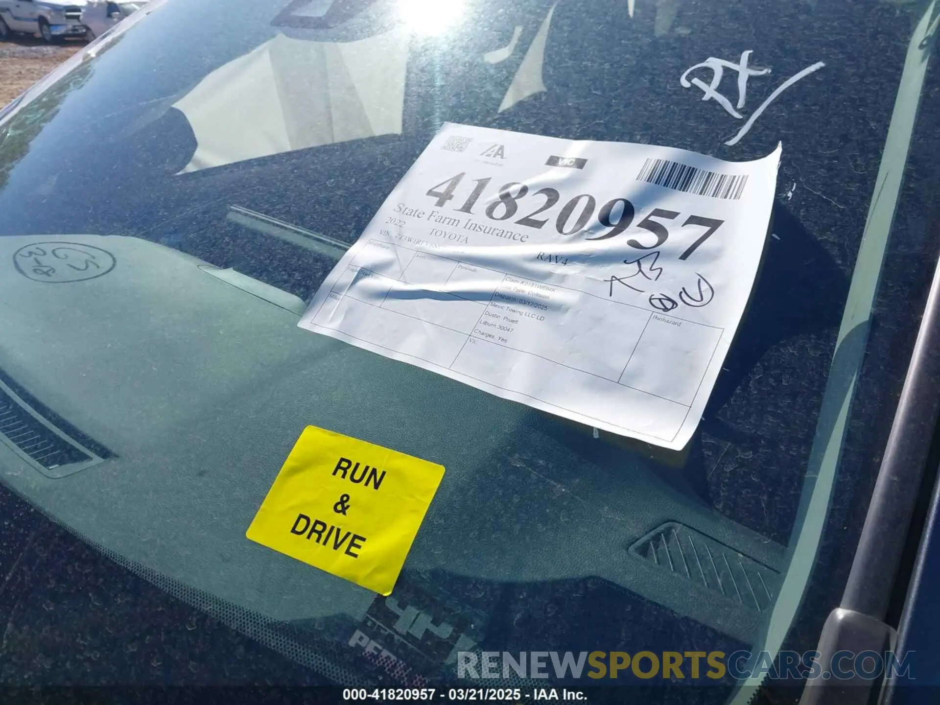 19 Photograph of a damaged car 2T3W1RFV6NC209679 TOYOTA RAV4 2022