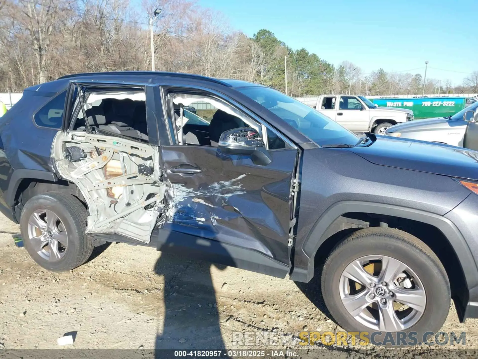 6 Photograph of a damaged car 2T3W1RFV6NC209679 TOYOTA RAV4 2022