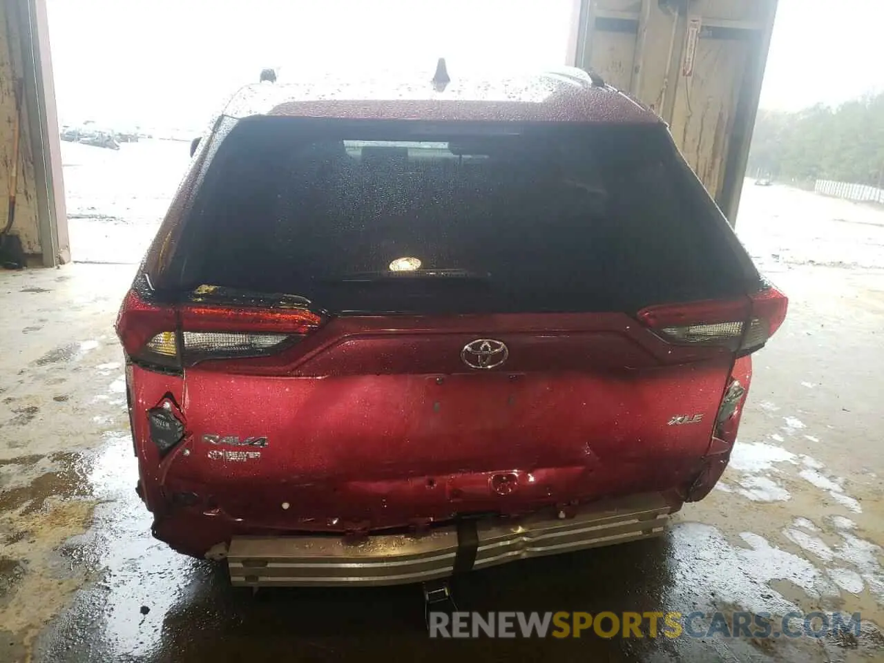 6 Photograph of a damaged car 2T3W1RFV6NW186449 TOYOTA RAV4 2022