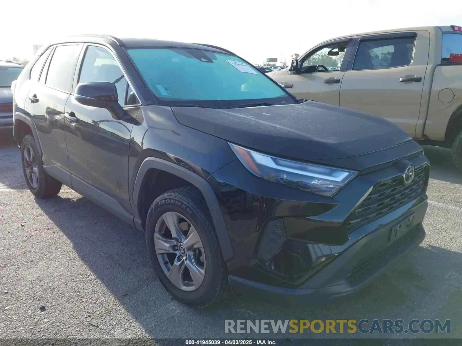 1 Photograph of a damaged car 2T3W1RFV6NW202715 TOYOTA RAV4 2022