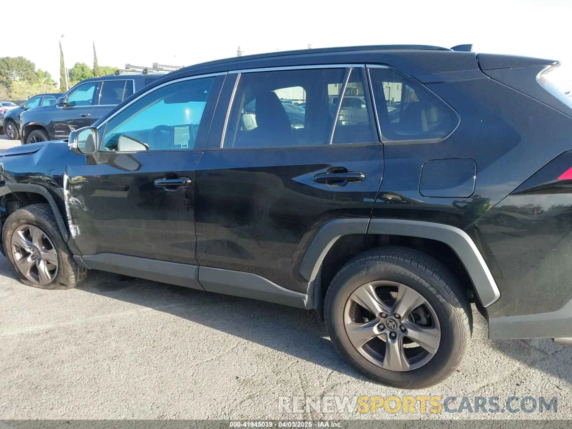 14 Photograph of a damaged car 2T3W1RFV6NW202715 TOYOTA RAV4 2022