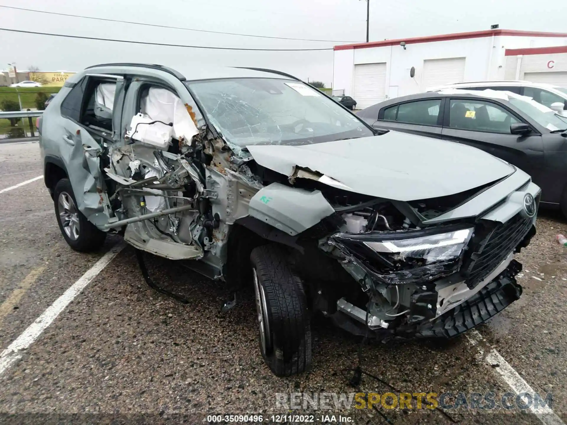 1 Photograph of a damaged car 2T3W1RFV6NW202827 TOYOTA RAV4 2022