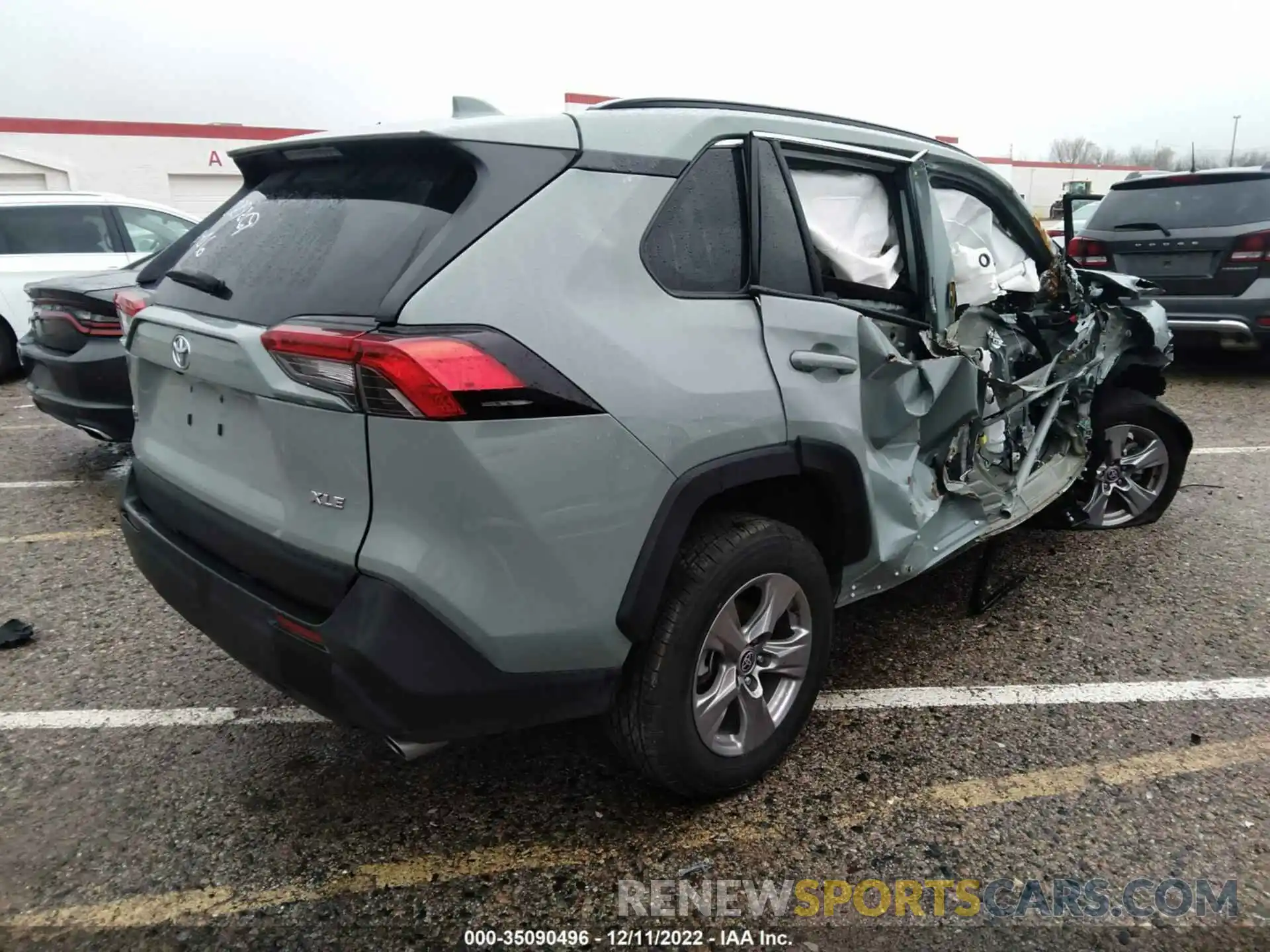 4 Photograph of a damaged car 2T3W1RFV6NW202827 TOYOTA RAV4 2022