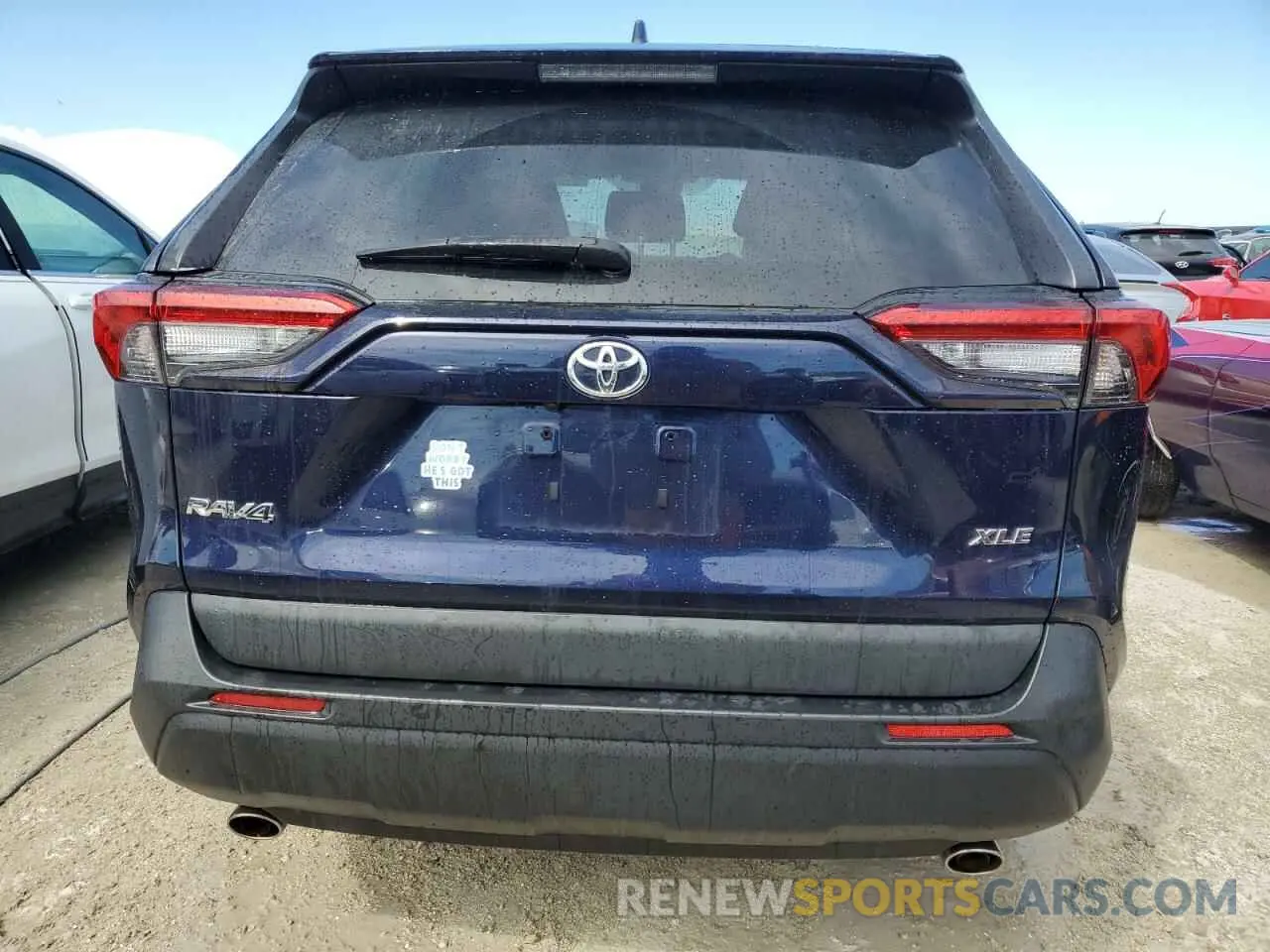 6 Photograph of a damaged car 2T3W1RFV6NW228635 TOYOTA RAV4 2022