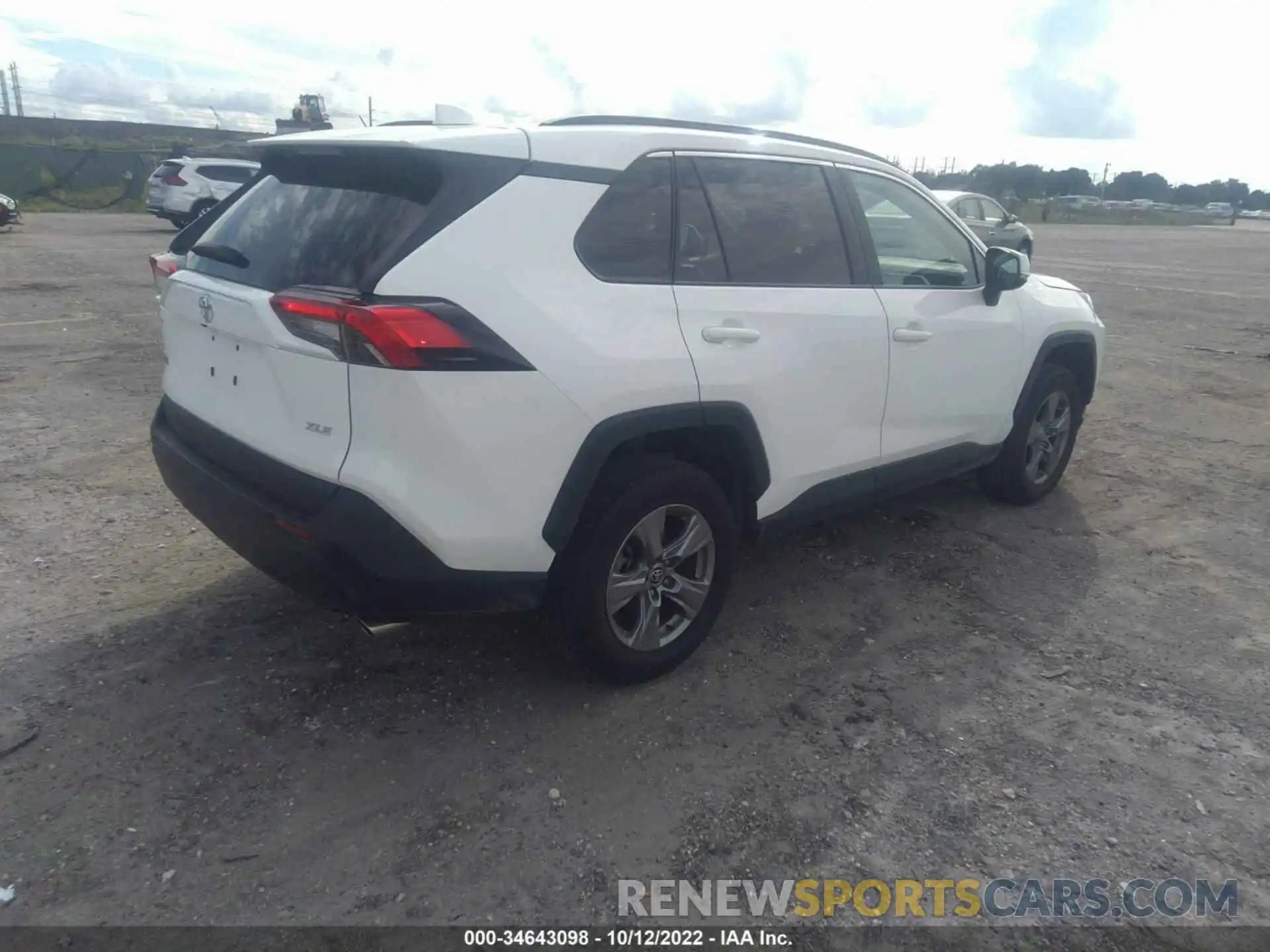 4 Photograph of a damaged car 2T3W1RFV7NC173470 TOYOTA RAV4 2022