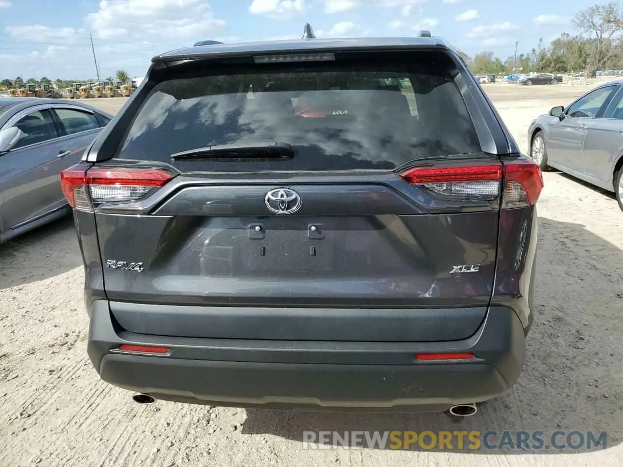 6 Photograph of a damaged car 2T3W1RFV7NC180077 TOYOTA RAV4 2022
