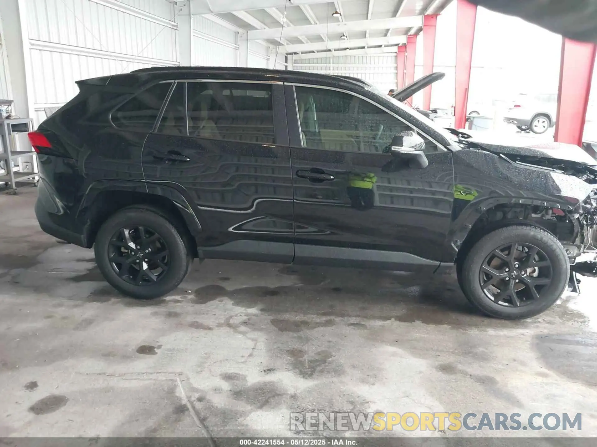 14 Photograph of a damaged car 2T3W1RFV7NC183125 TOYOTA RAV4 2022