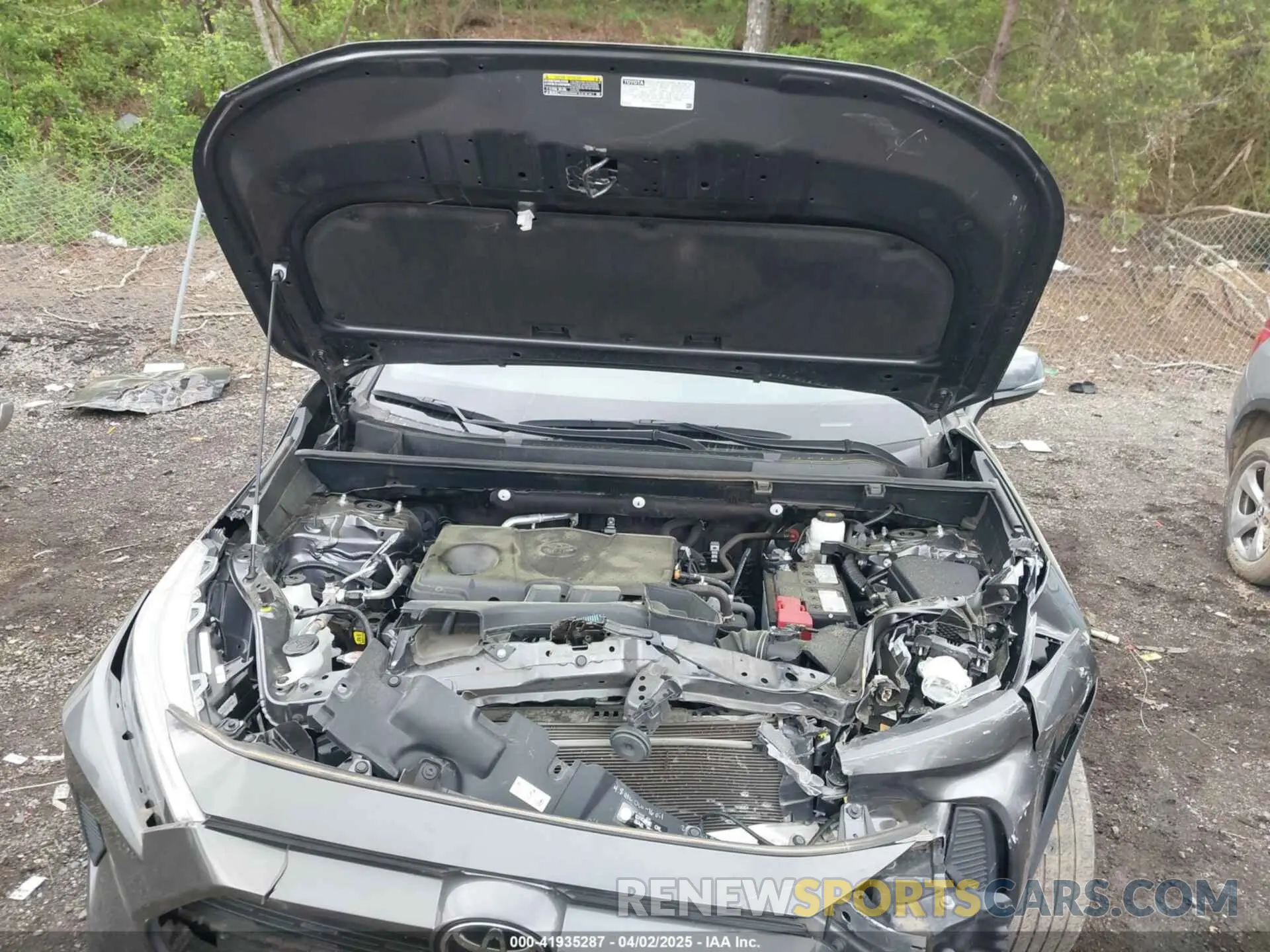 10 Photograph of a damaged car 2T3W1RFV7NC187935 TOYOTA RAV4 2022
