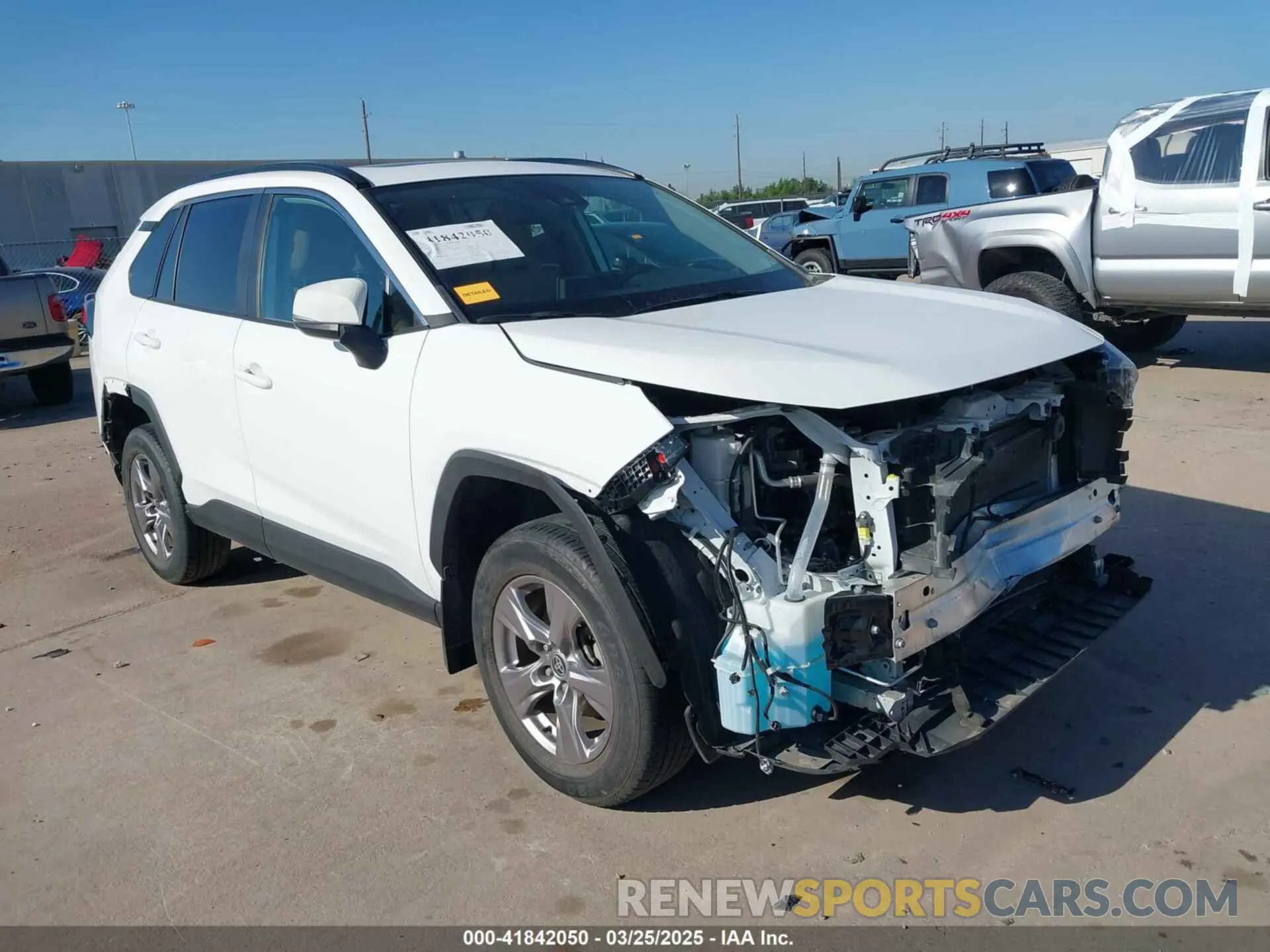 1 Photograph of a damaged car 2T3W1RFV7NC195971 TOYOTA RAV4 2022