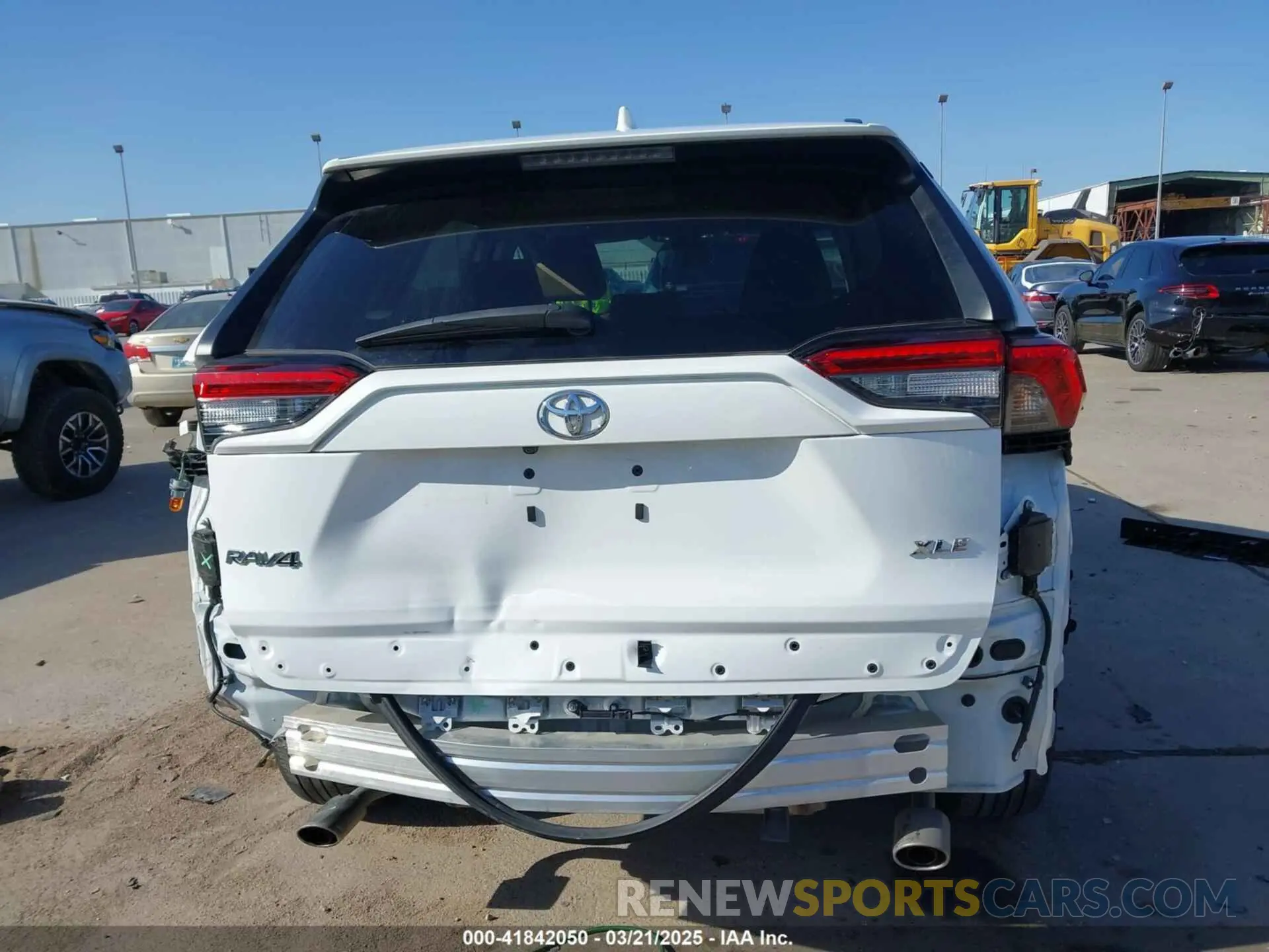 17 Photograph of a damaged car 2T3W1RFV7NC195971 TOYOTA RAV4 2022