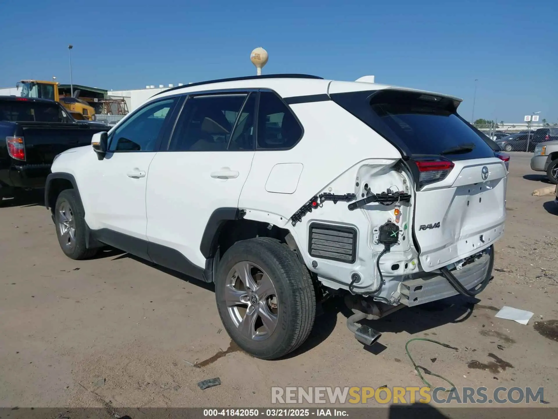 3 Photograph of a damaged car 2T3W1RFV7NC195971 TOYOTA RAV4 2022
