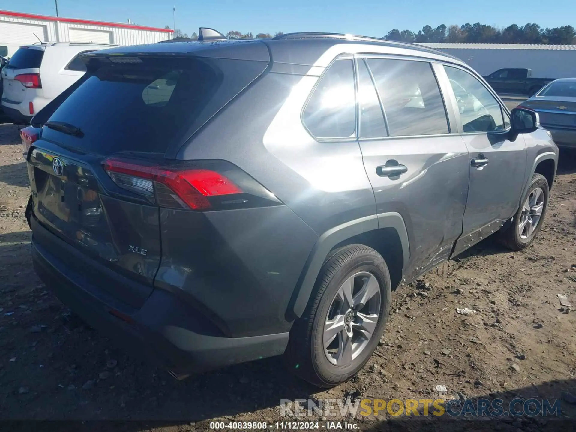 4 Photograph of a damaged car 2T3W1RFV7NC200733 TOYOTA RAV4 2022