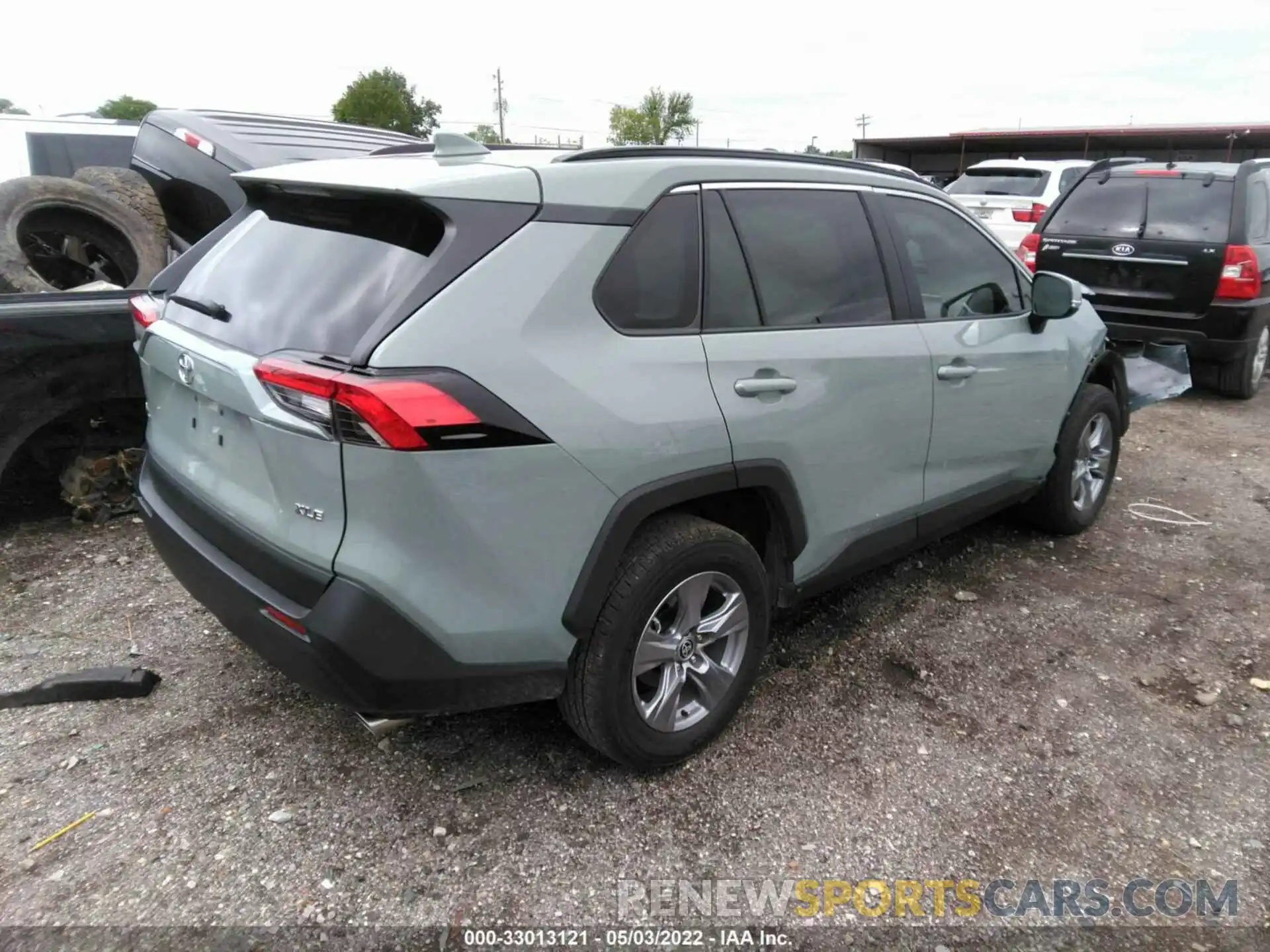 4 Photograph of a damaged car 2T3W1RFV7NW188162 TOYOTA RAV4 2022