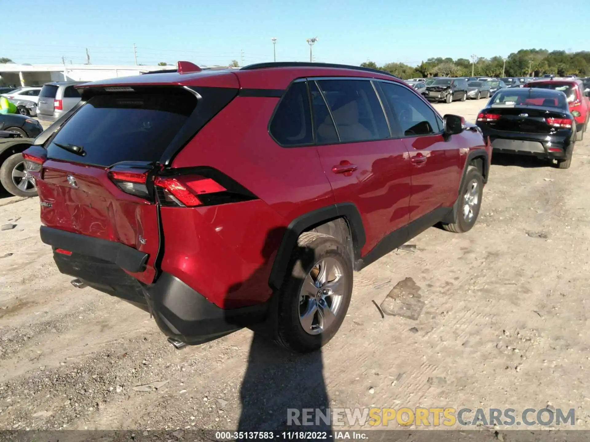 4 Photograph of a damaged car 2T3W1RFV7NW202917 TOYOTA RAV4 2022