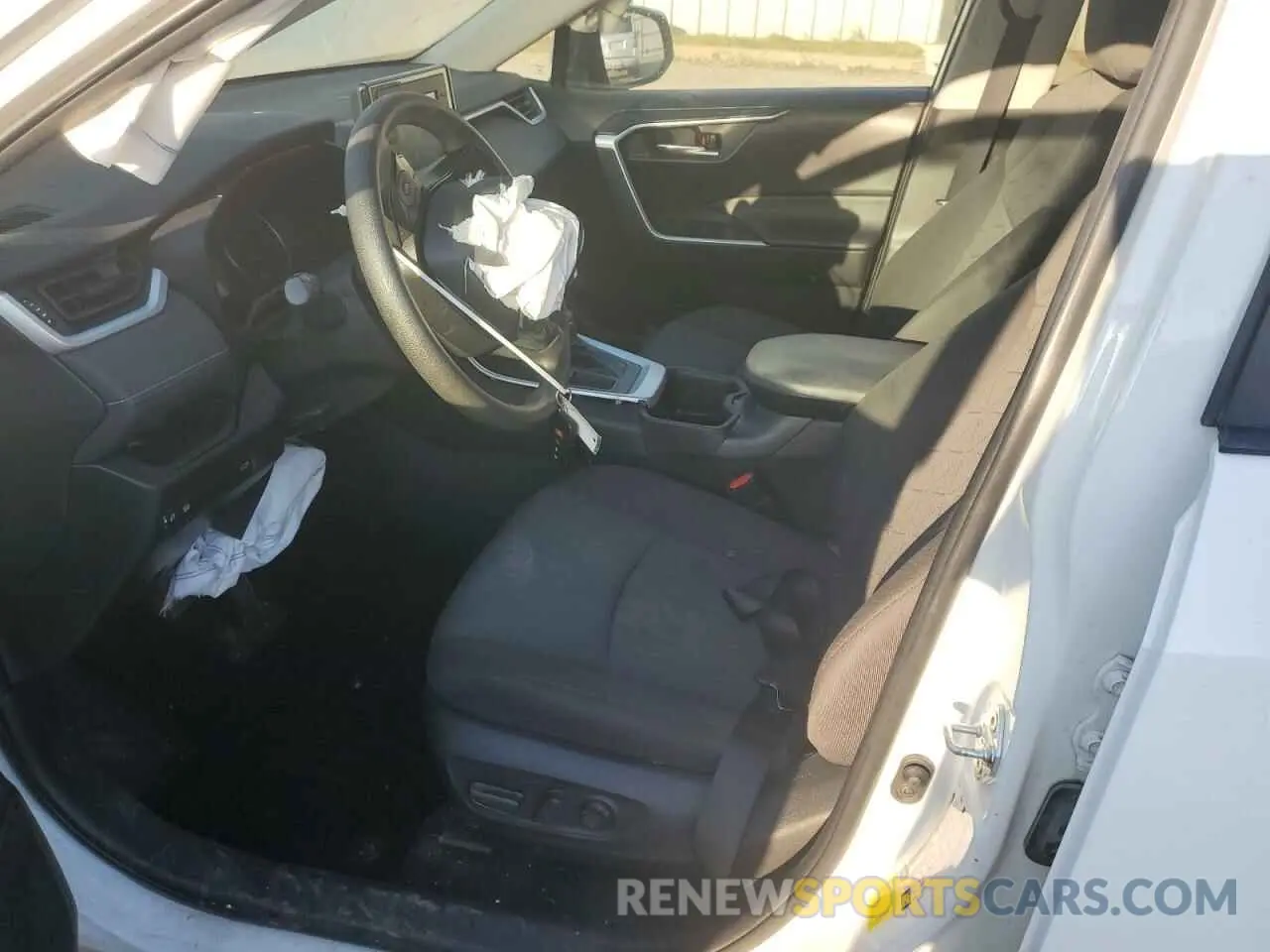 7 Photograph of a damaged car 2T3W1RFV7NW204960 TOYOTA RAV4 2022