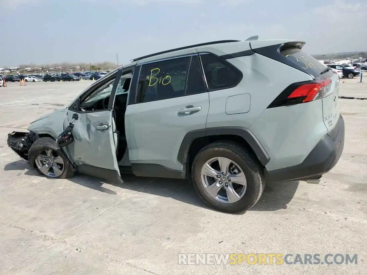 2 Photograph of a damaged car 2T3W1RFV7NW212668 TOYOTA RAV4 2022