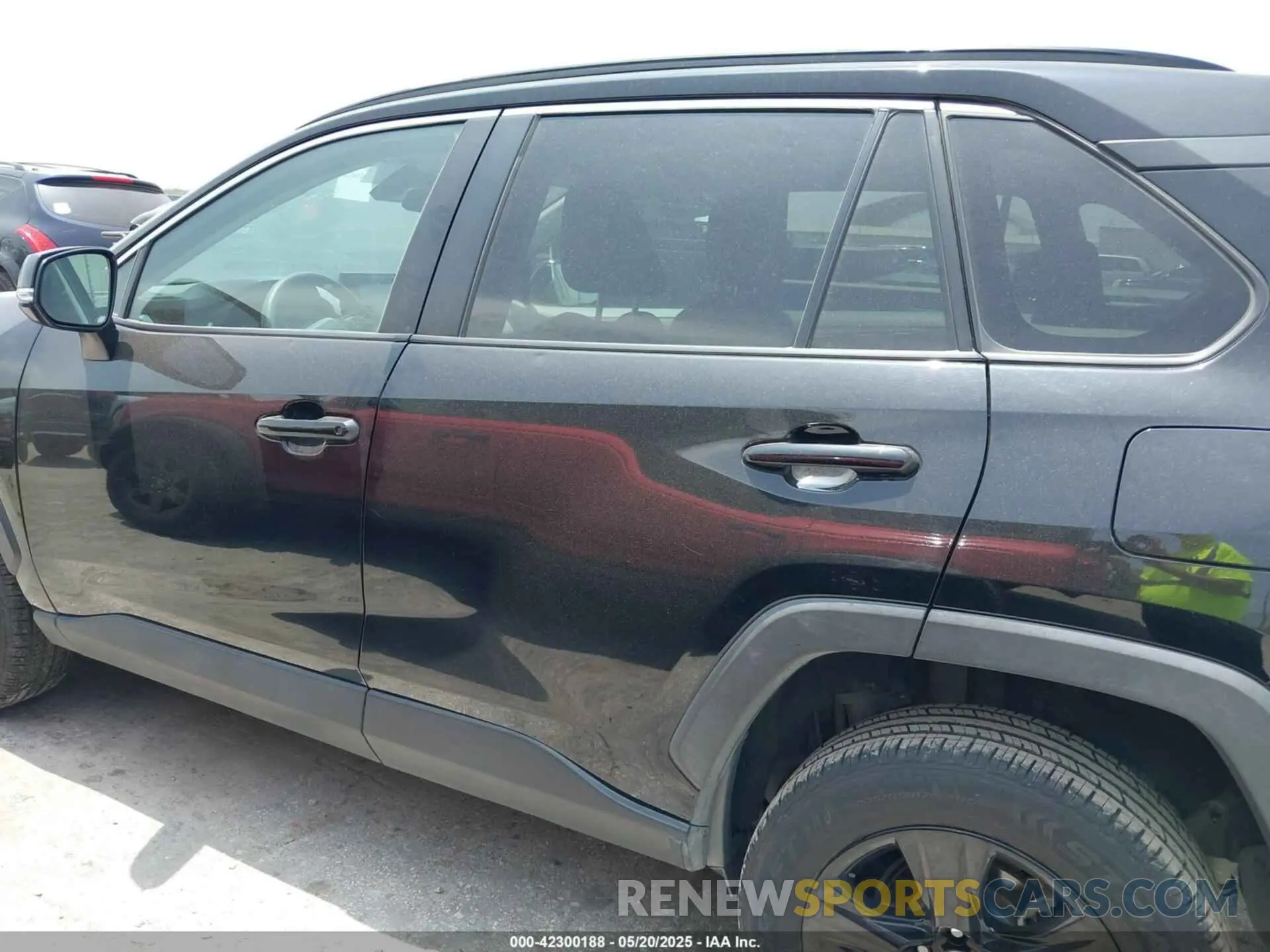 14 Photograph of a damaged car 2T3W1RFV7NW213304 TOYOTA RAV4 2022