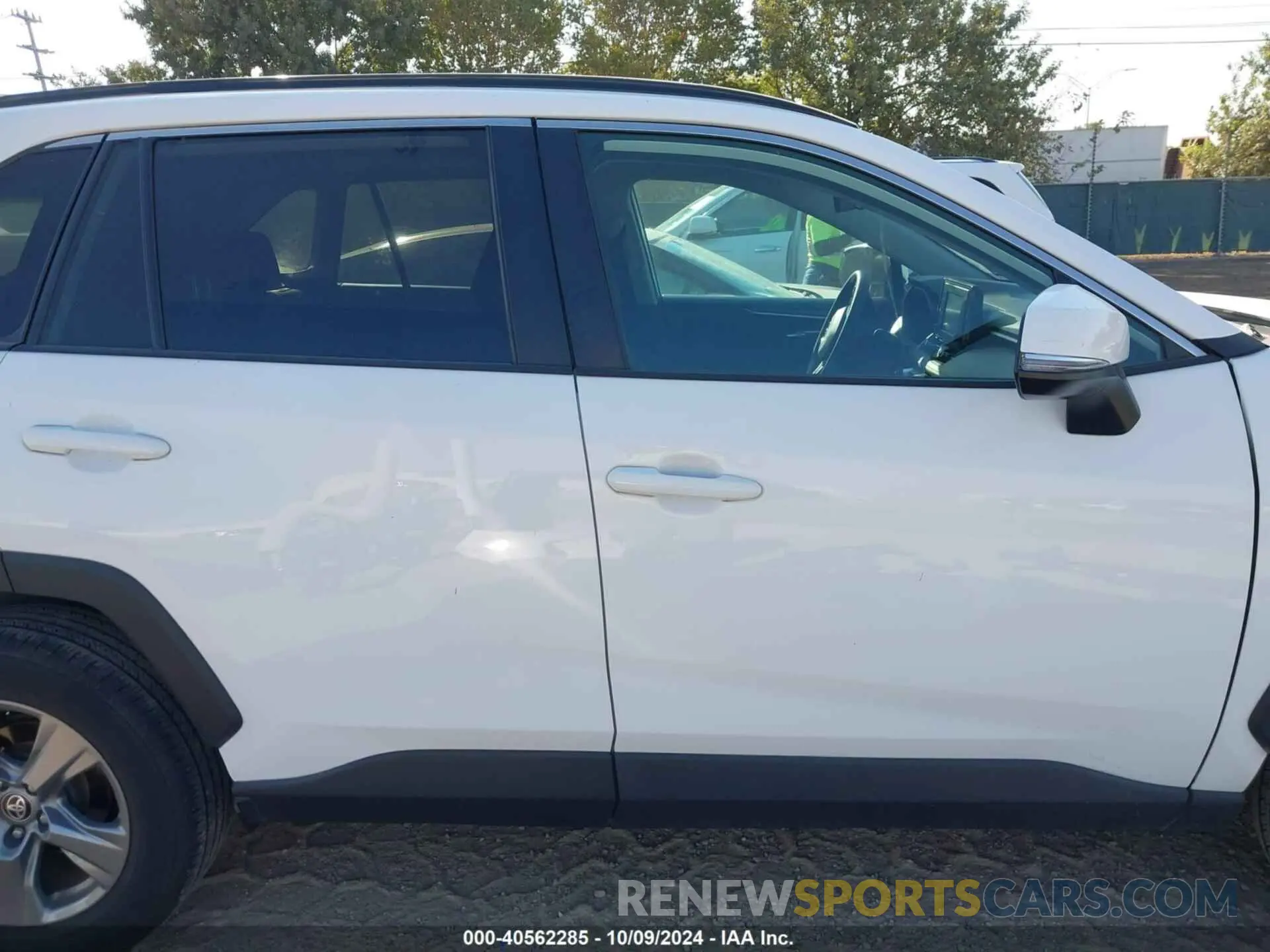 14 Photograph of a damaged car 2T3W1RFV8NC177561 TOYOTA RAV4 2022