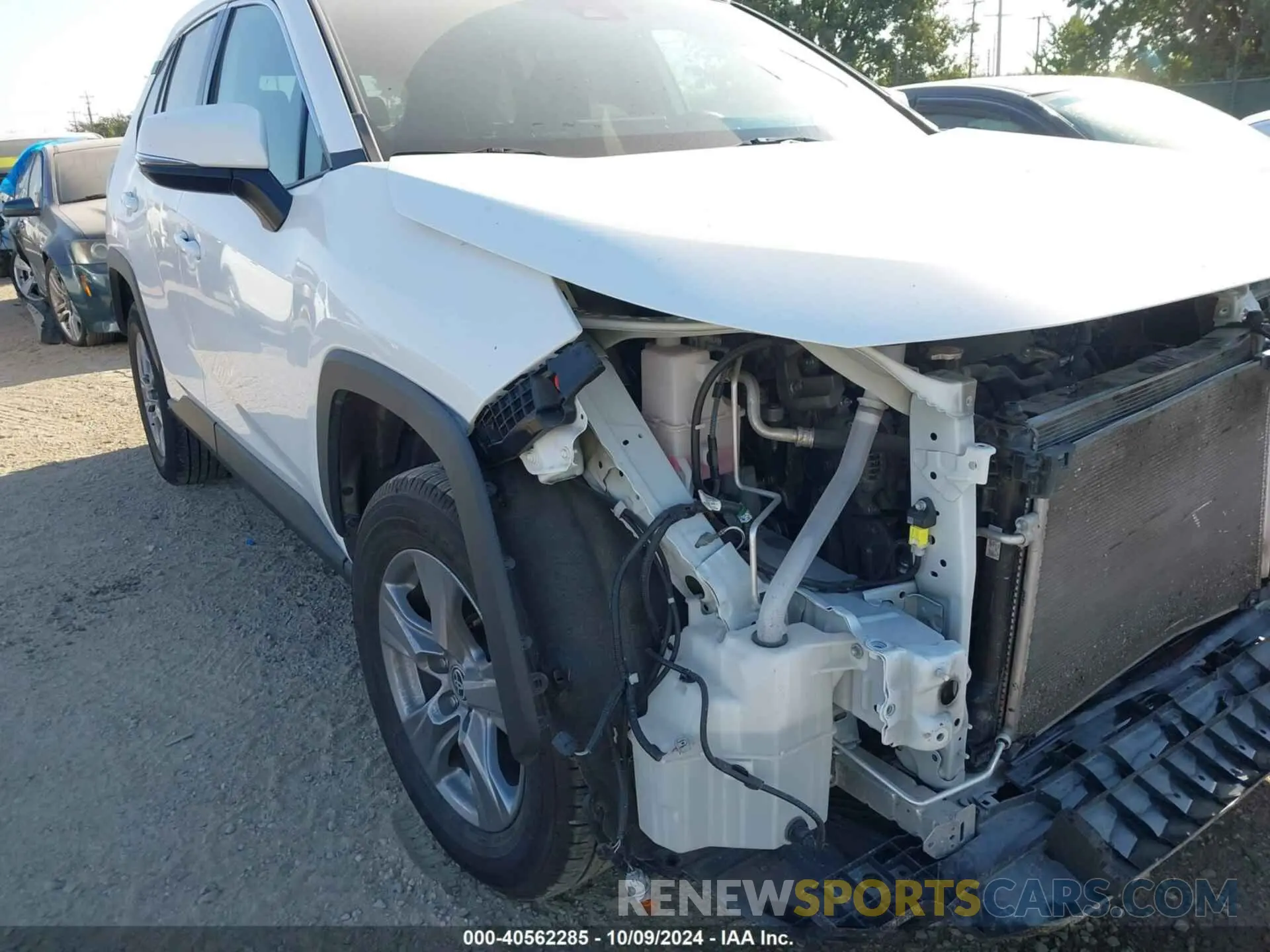 18 Photograph of a damaged car 2T3W1RFV8NC177561 TOYOTA RAV4 2022