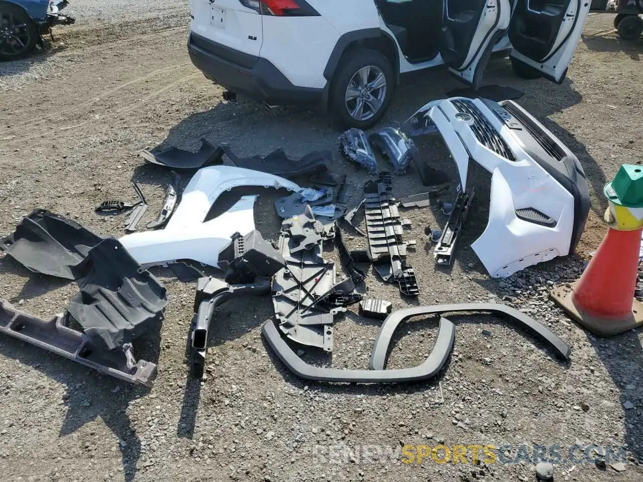 13 Photograph of a damaged car 2T3W1RFV8NC177690 TOYOTA RAV4 2022