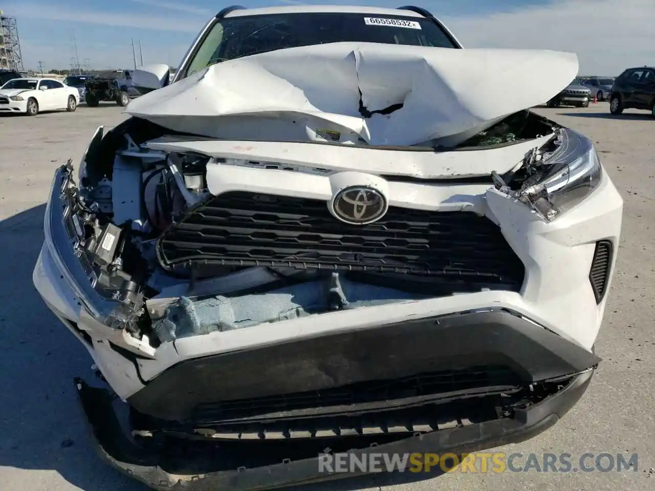 9 Photograph of a damaged car 2T3W1RFV8NC179598 TOYOTA RAV4 2022