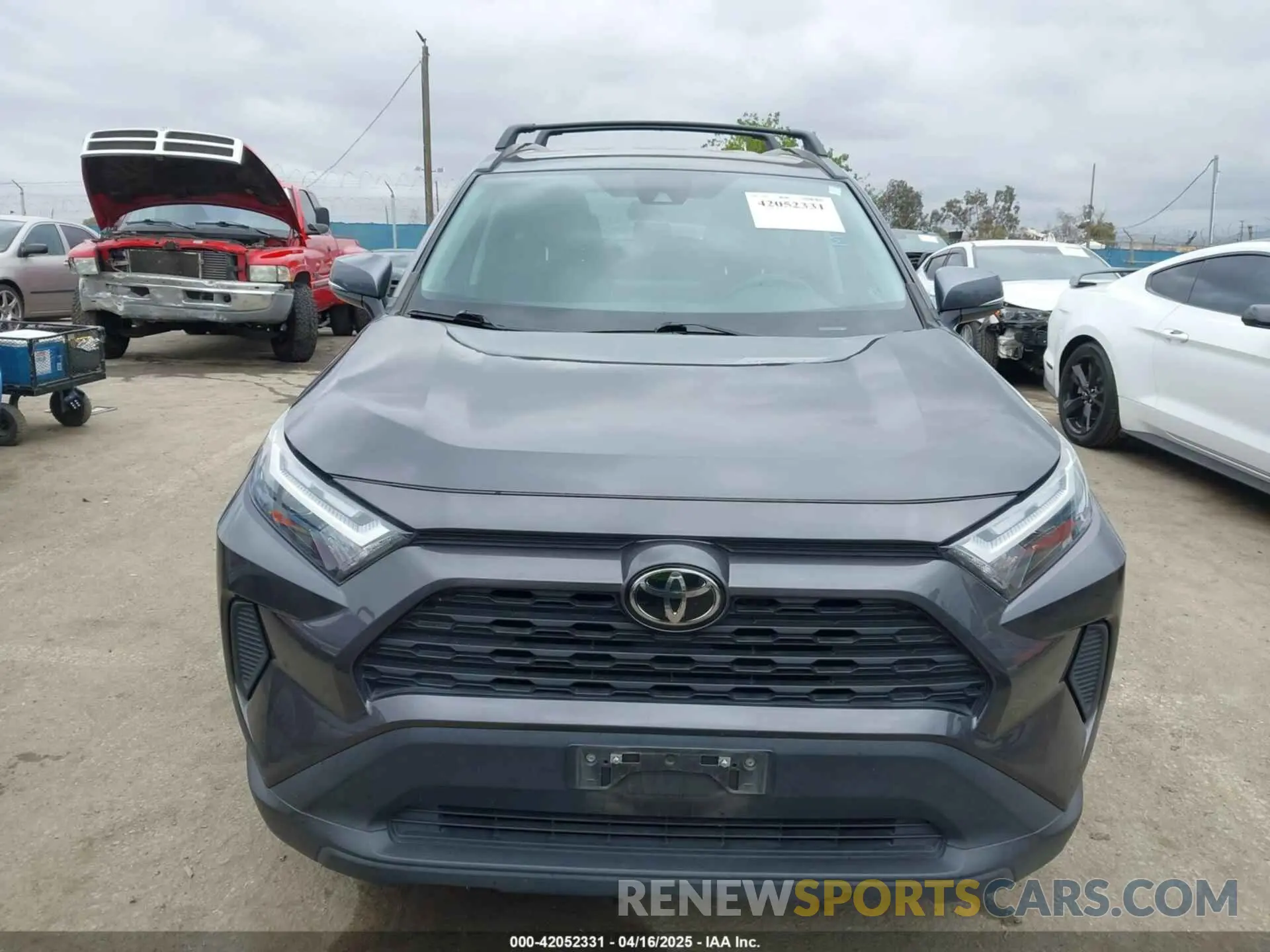 13 Photograph of a damaged car 2T3W1RFV8NW190406 TOYOTA RAV4 2022