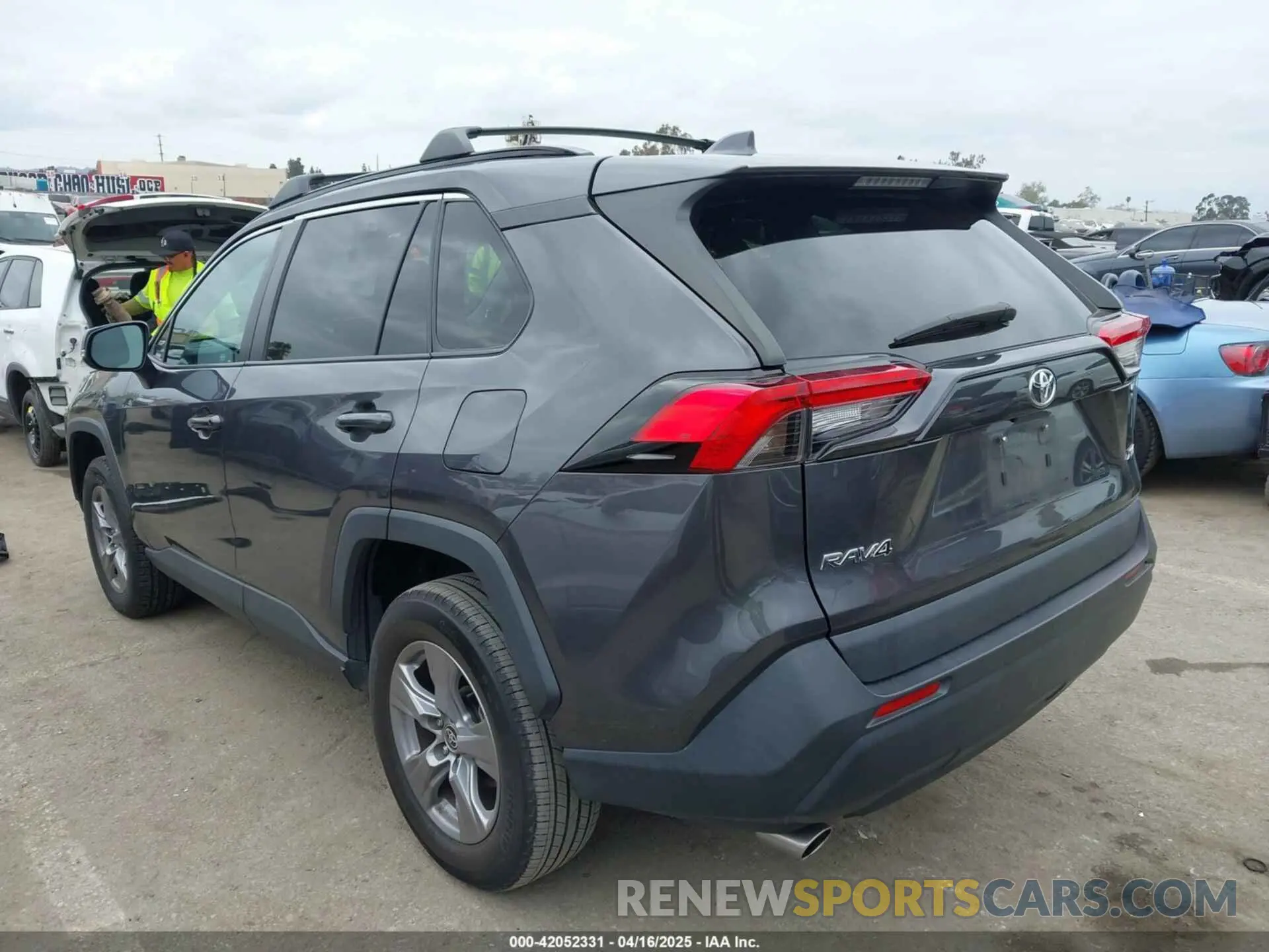 3 Photograph of a damaged car 2T3W1RFV8NW190406 TOYOTA RAV4 2022