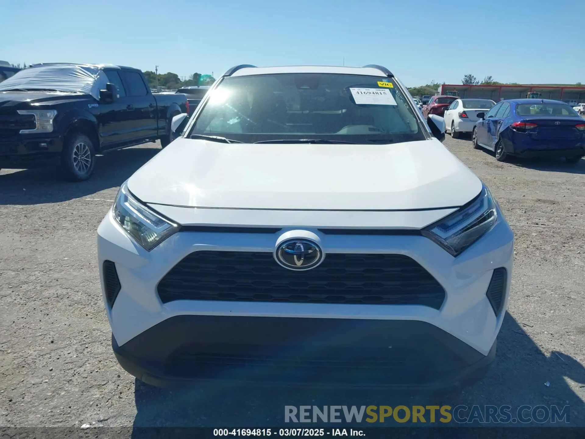 13 Photograph of a damaged car 2T3W1RFV8NW192785 TOYOTA RAV4 2022