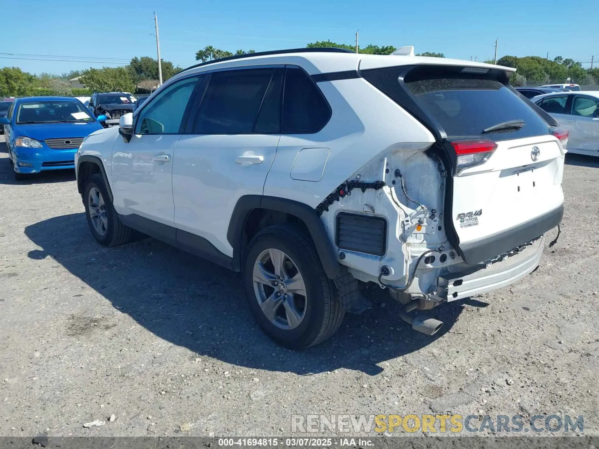 3 Photograph of a damaged car 2T3W1RFV8NW192785 TOYOTA RAV4 2022