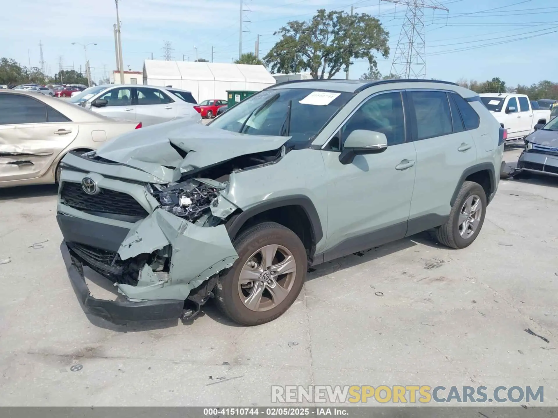 2 Photograph of a damaged car 2T3W1RFV8NW203056 TOYOTA RAV4 2022