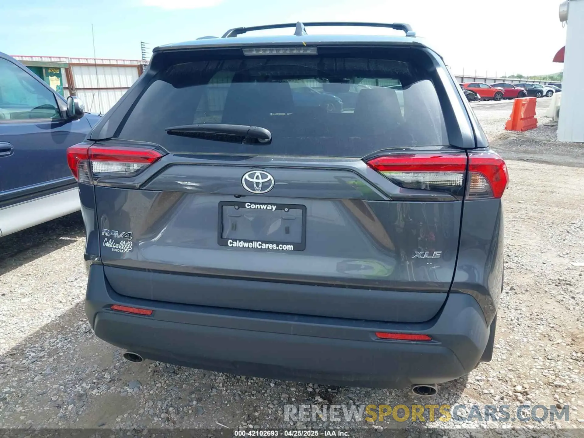 16 Photograph of a damaged car 2T3W1RFV8NW219550 TOYOTA RAV4 2022