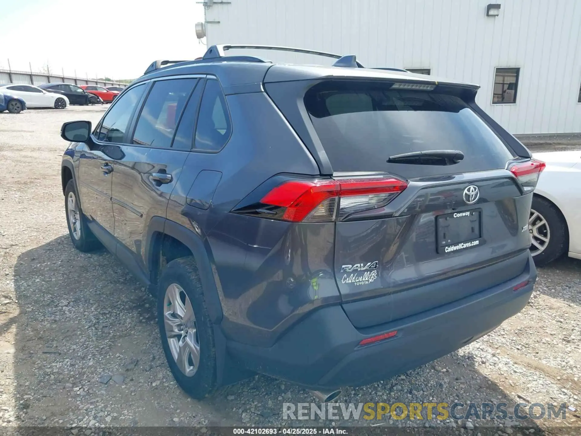 3 Photograph of a damaged car 2T3W1RFV8NW219550 TOYOTA RAV4 2022