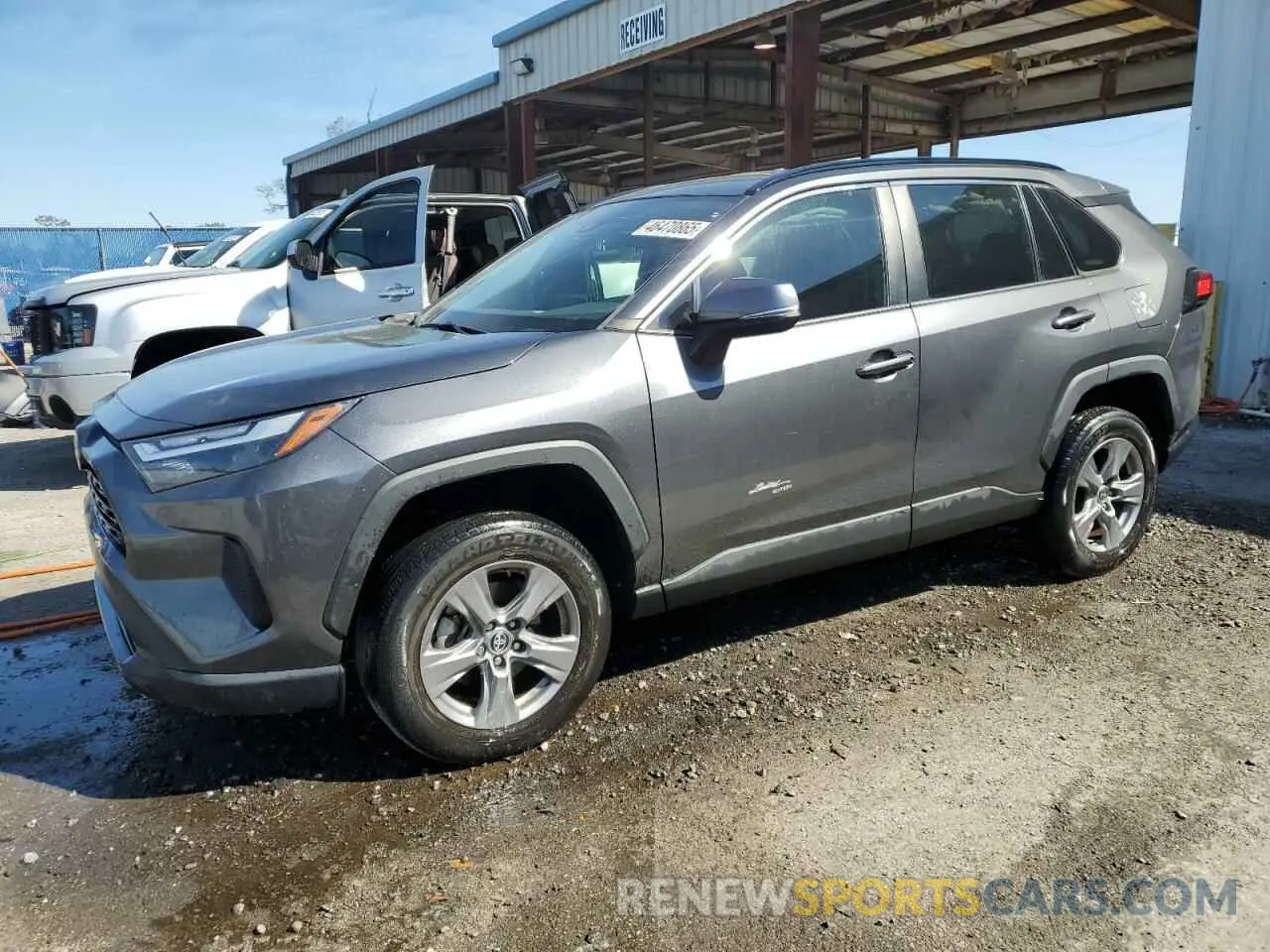 1 Photograph of a damaged car 2T3W1RFV9NC176483 TOYOTA RAV4 2022