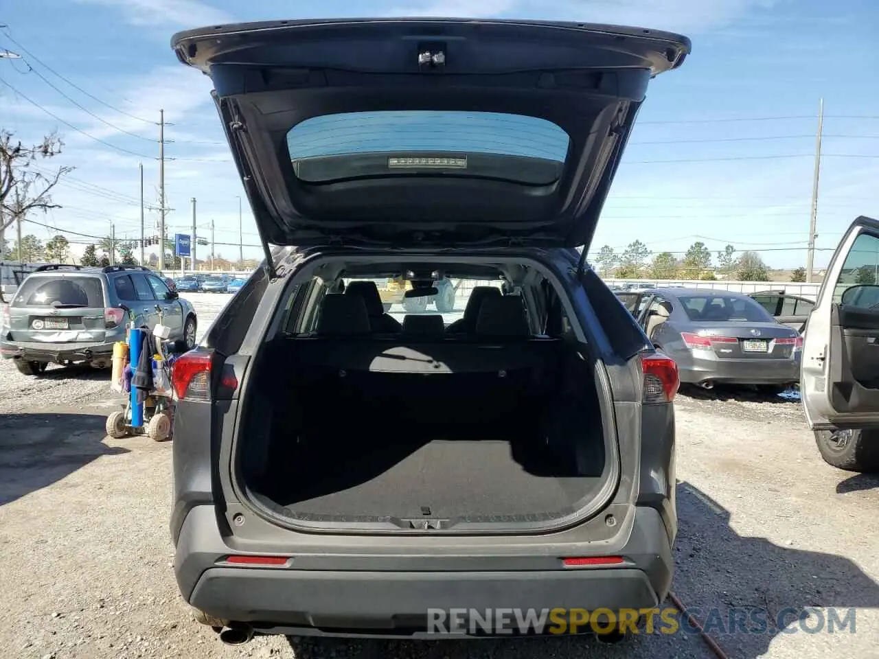 6 Photograph of a damaged car 2T3W1RFV9NC176483 TOYOTA RAV4 2022