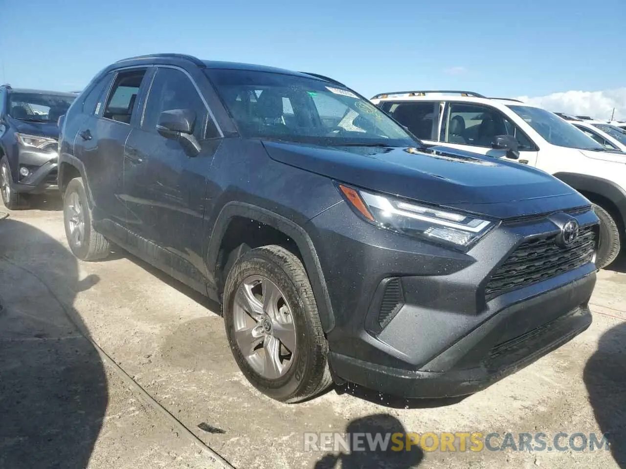 4 Photograph of a damaged car 2T3W1RFV9NC177438 TOYOTA RAV4 2022