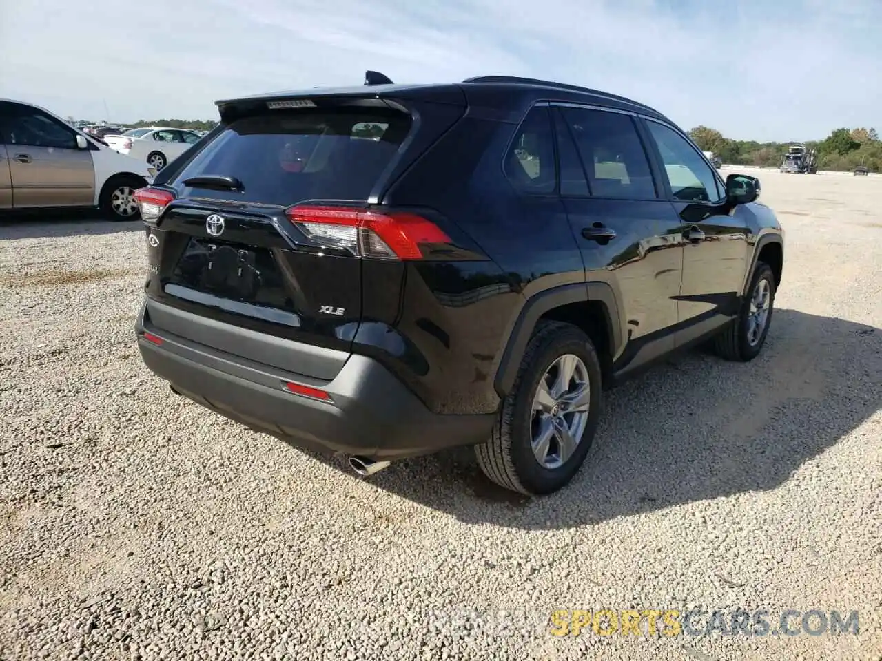 4 Photograph of a damaged car 2T3W1RFV9NC181506 TOYOTA RAV4 2022