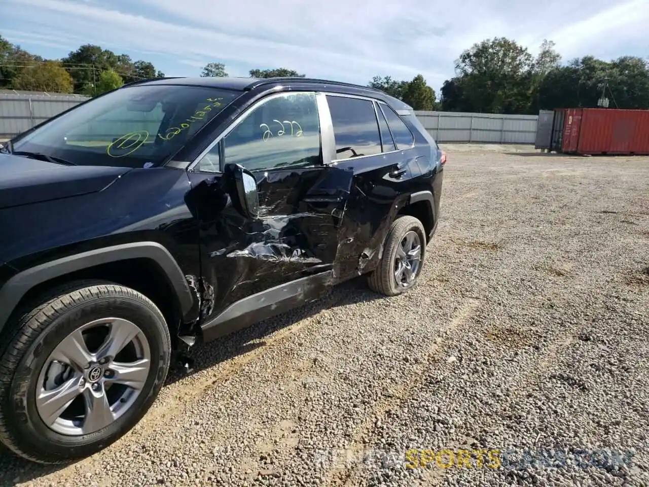 9 Photograph of a damaged car 2T3W1RFV9NC181506 TOYOTA RAV4 2022