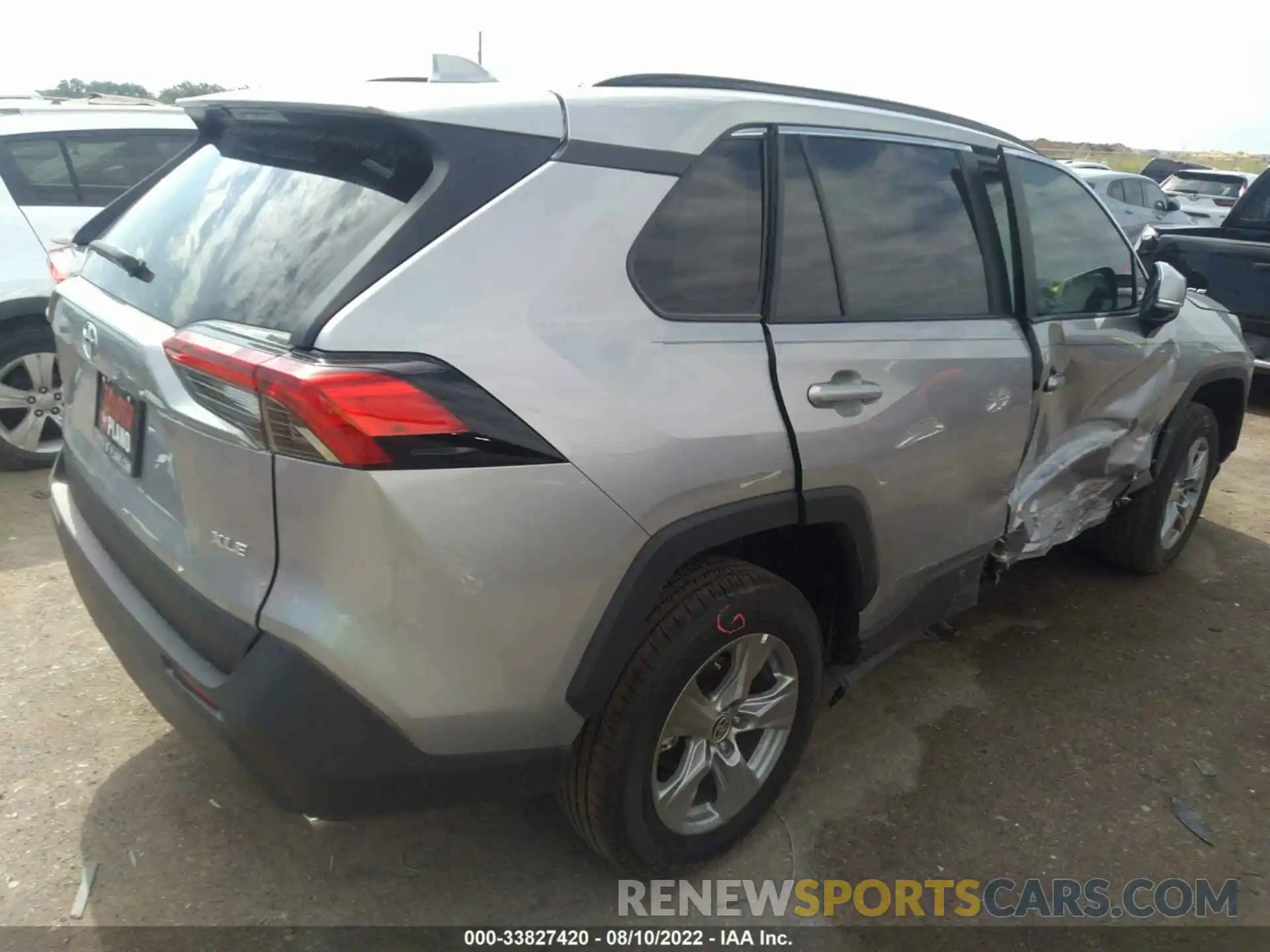 4 Photograph of a damaged car 2T3W1RFV9NC195941 TOYOTA RAV4 2022