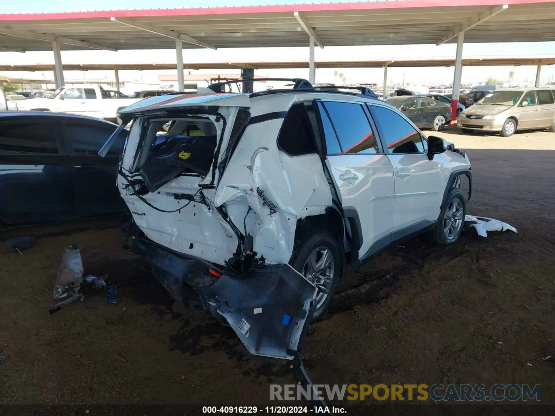 4 Photograph of a damaged car 2T3W1RFV9NC210258 TOYOTA RAV4 2022