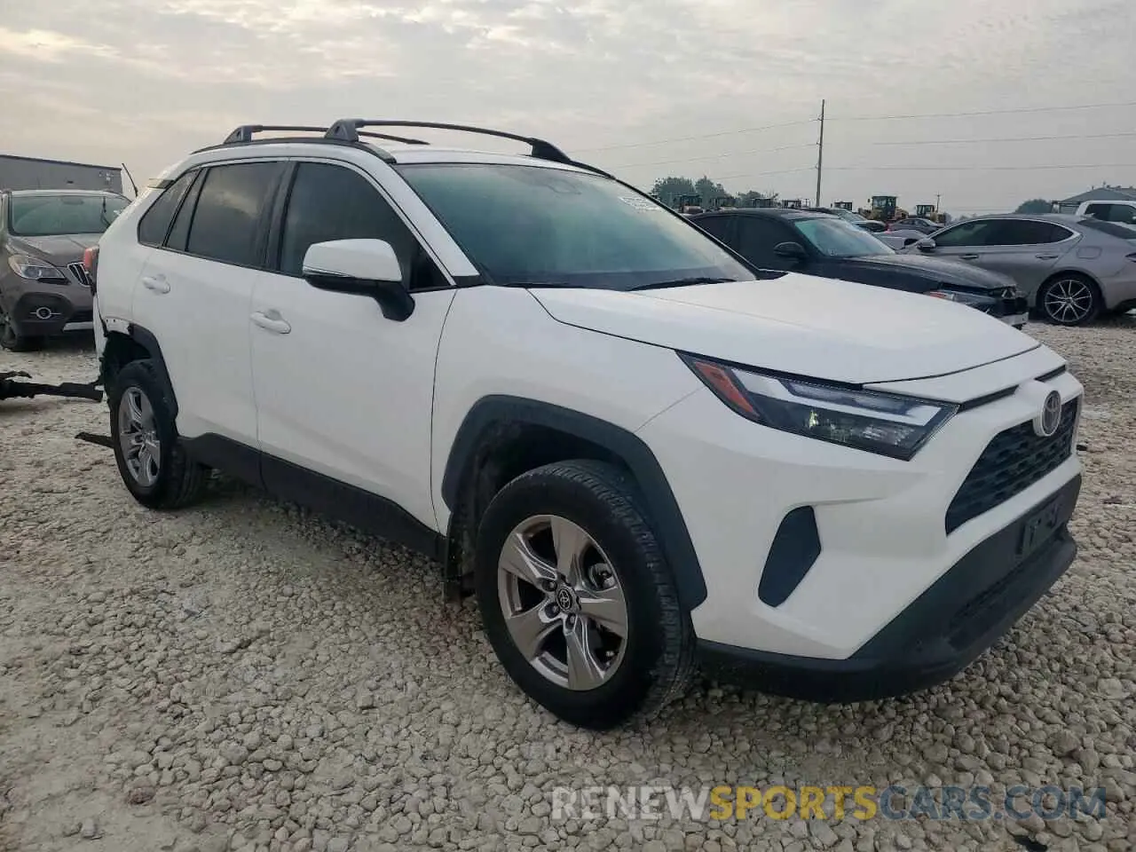 4 Photograph of a damaged car 2T3W1RFV9NC211118 TOYOTA RAV4 2022