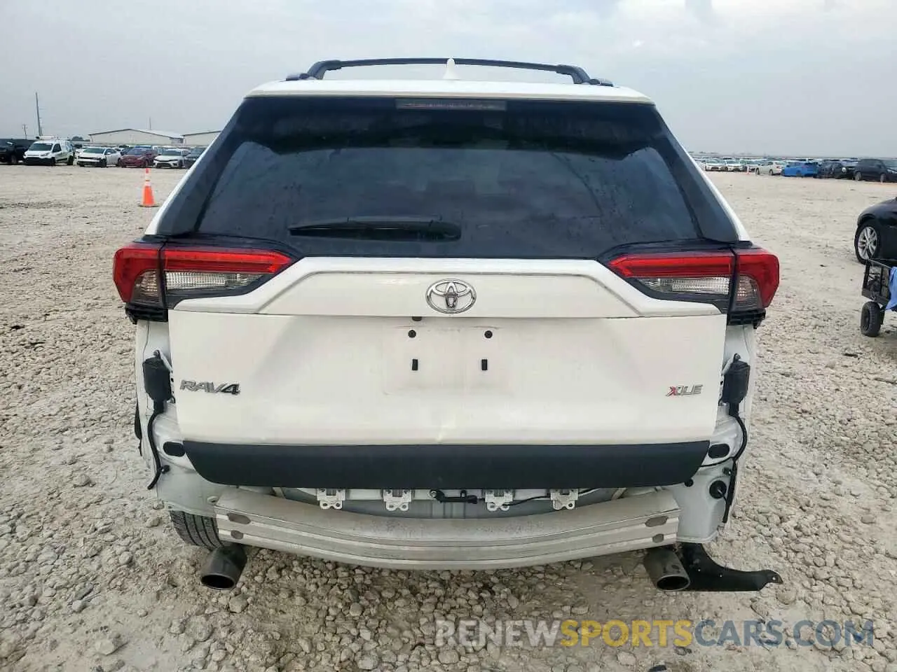 6 Photograph of a damaged car 2T3W1RFV9NC211118 TOYOTA RAV4 2022