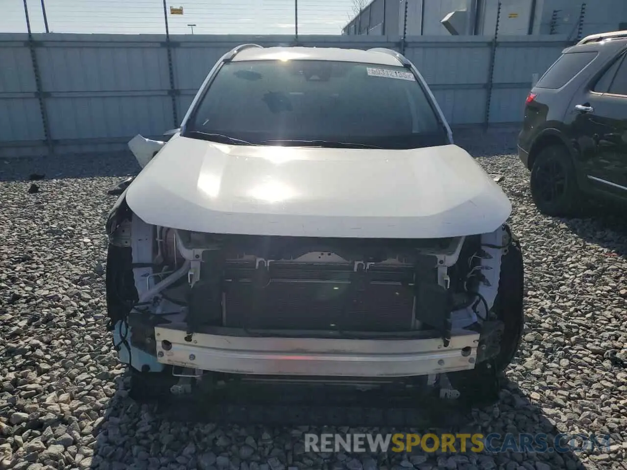5 Photograph of a damaged car 2T3W1RFV9NW215670 TOYOTA RAV4 2022
