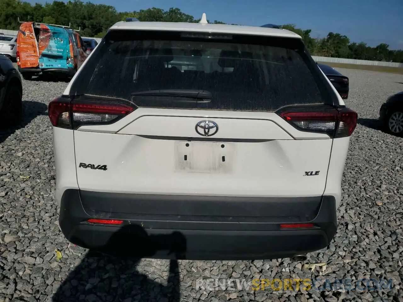 6 Photograph of a damaged car 2T3W1RFV9NW215670 TOYOTA RAV4 2022