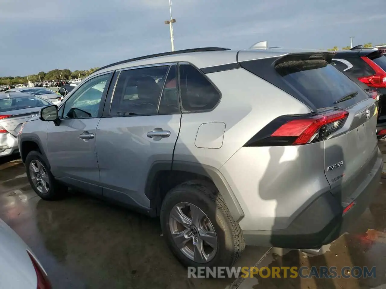 2 Photograph of a damaged car 2T3W1RFV9NW236843 TOYOTA RAV4 2022