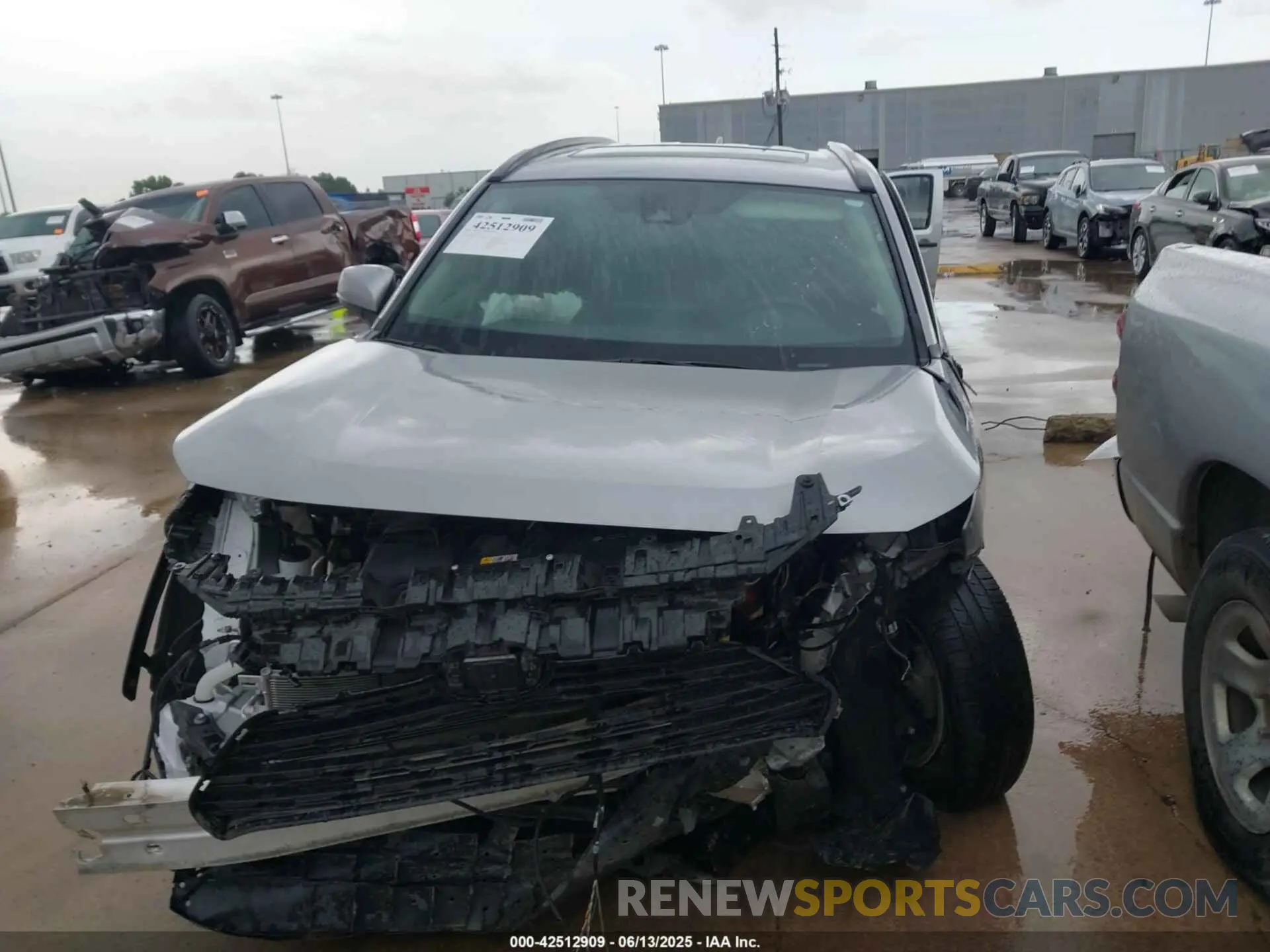 12 Photograph of a damaged car 2T3W1RFVINC173321 TOYOTA RAV4 2022