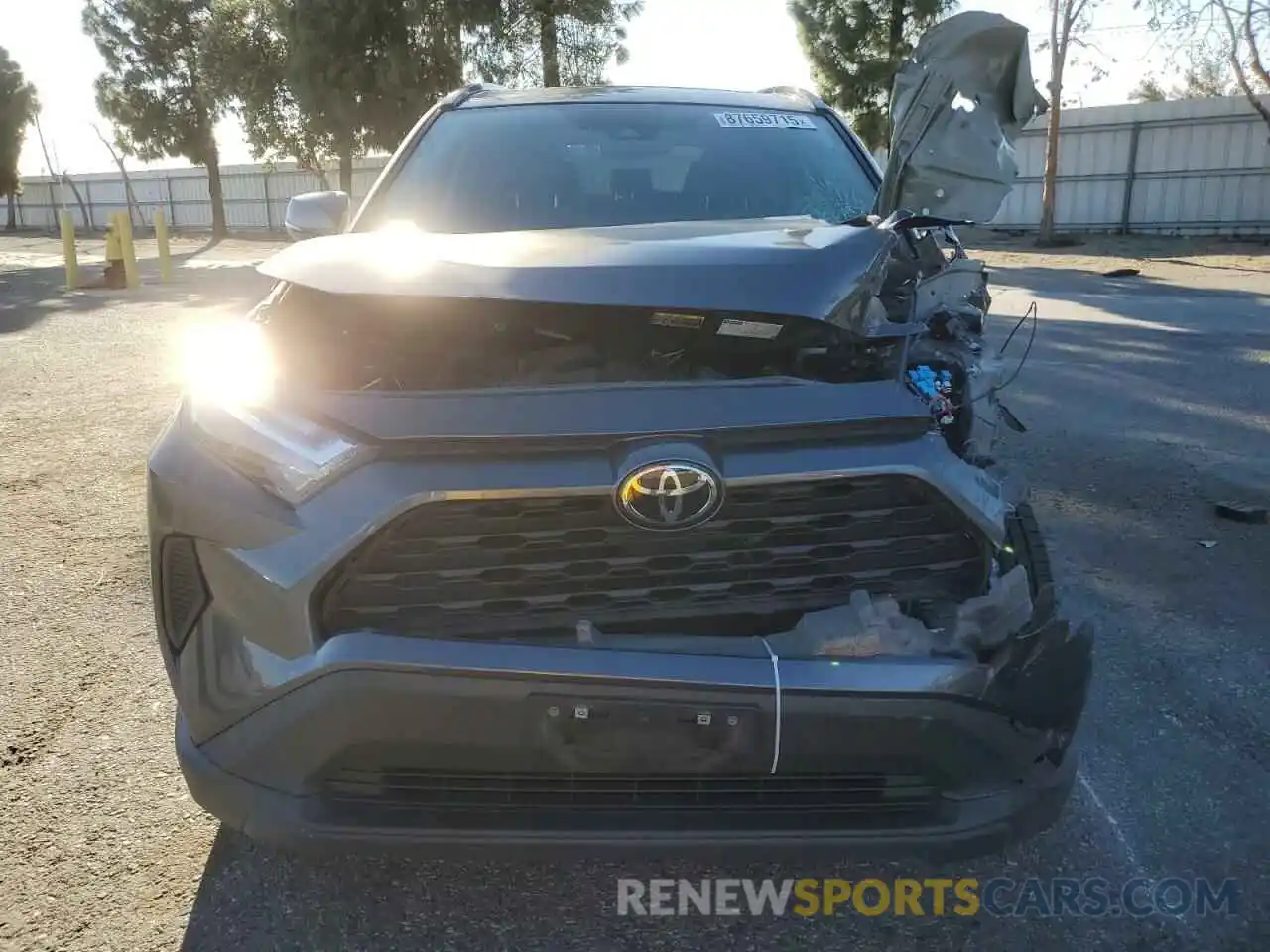 5 Photograph of a damaged car 2T3W1RFVXNC195964 TOYOTA RAV4 2022