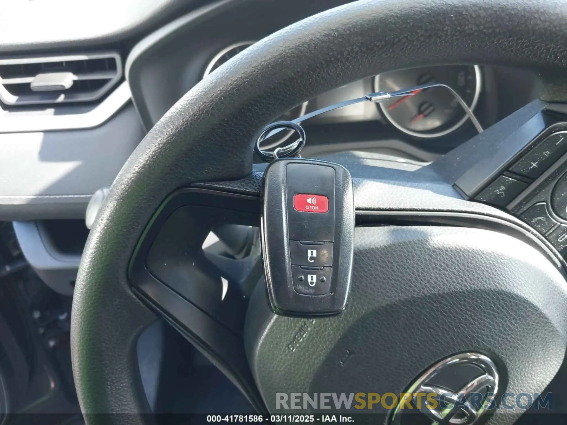 11 Photograph of a damaged car 2T3W1RFVXNW201664 TOYOTA RAV4 2022