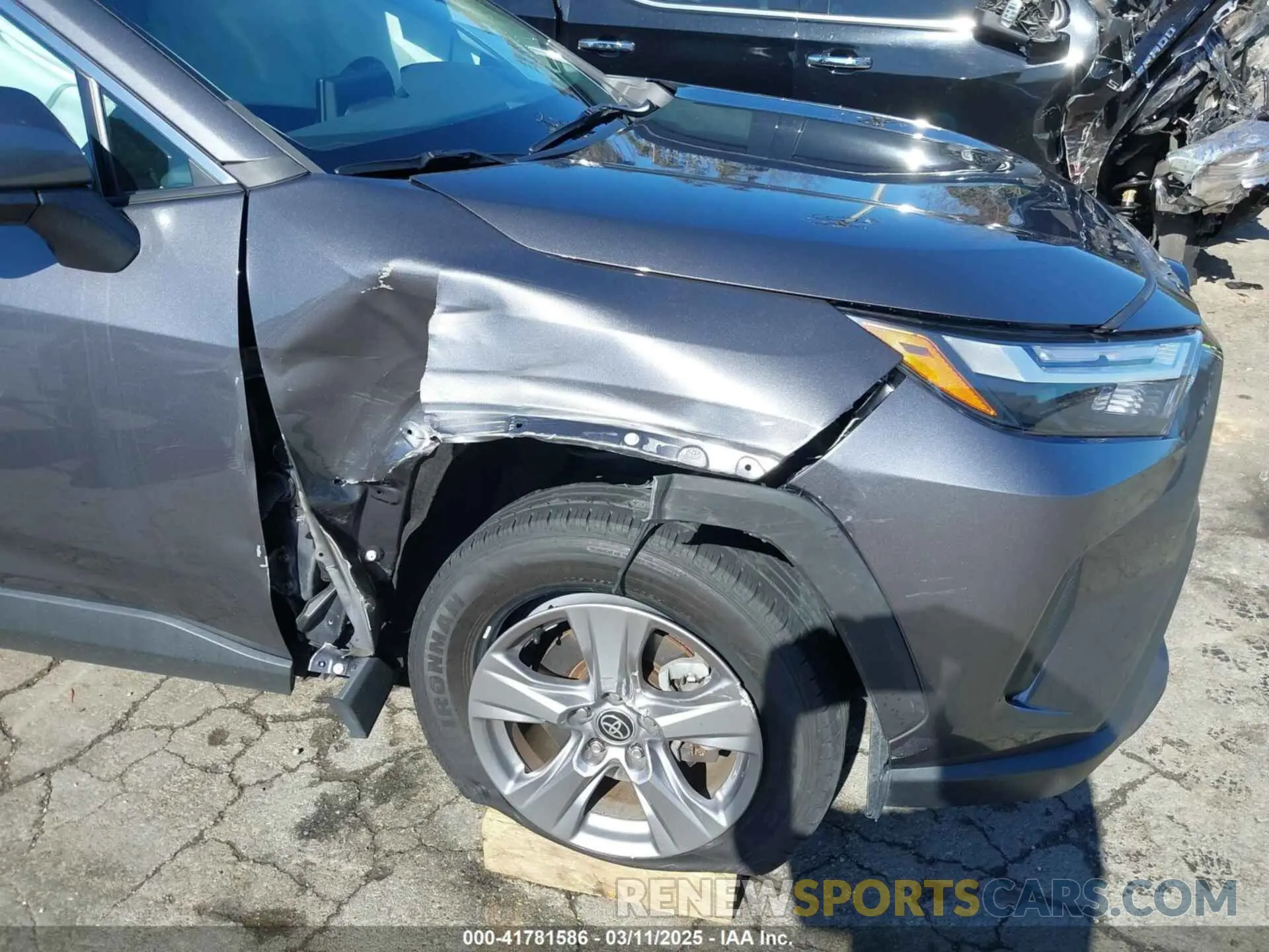 6 Photograph of a damaged car 2T3W1RFVXNW201664 TOYOTA RAV4 2022