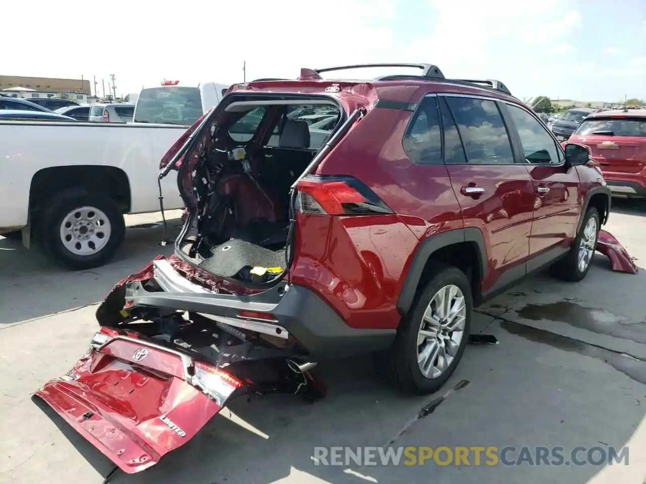 4 Photograph of a damaged car 2T3Y1RFV2NW200100 TOYOTA RAV4 2022