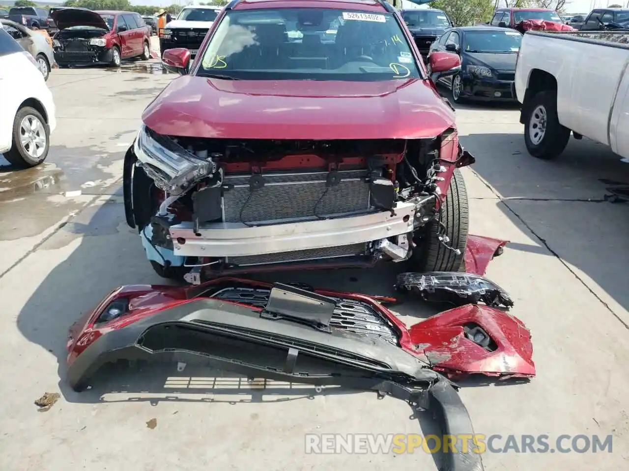 9 Photograph of a damaged car 2T3Y1RFV2NW200100 TOYOTA RAV4 2022